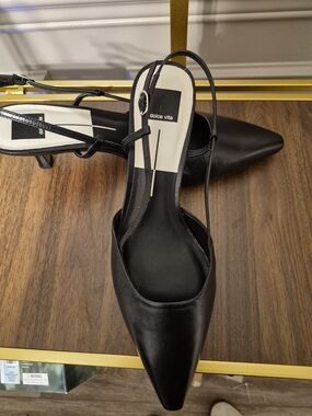 Dolce Vita Black Pointed Toe Slingback Mules